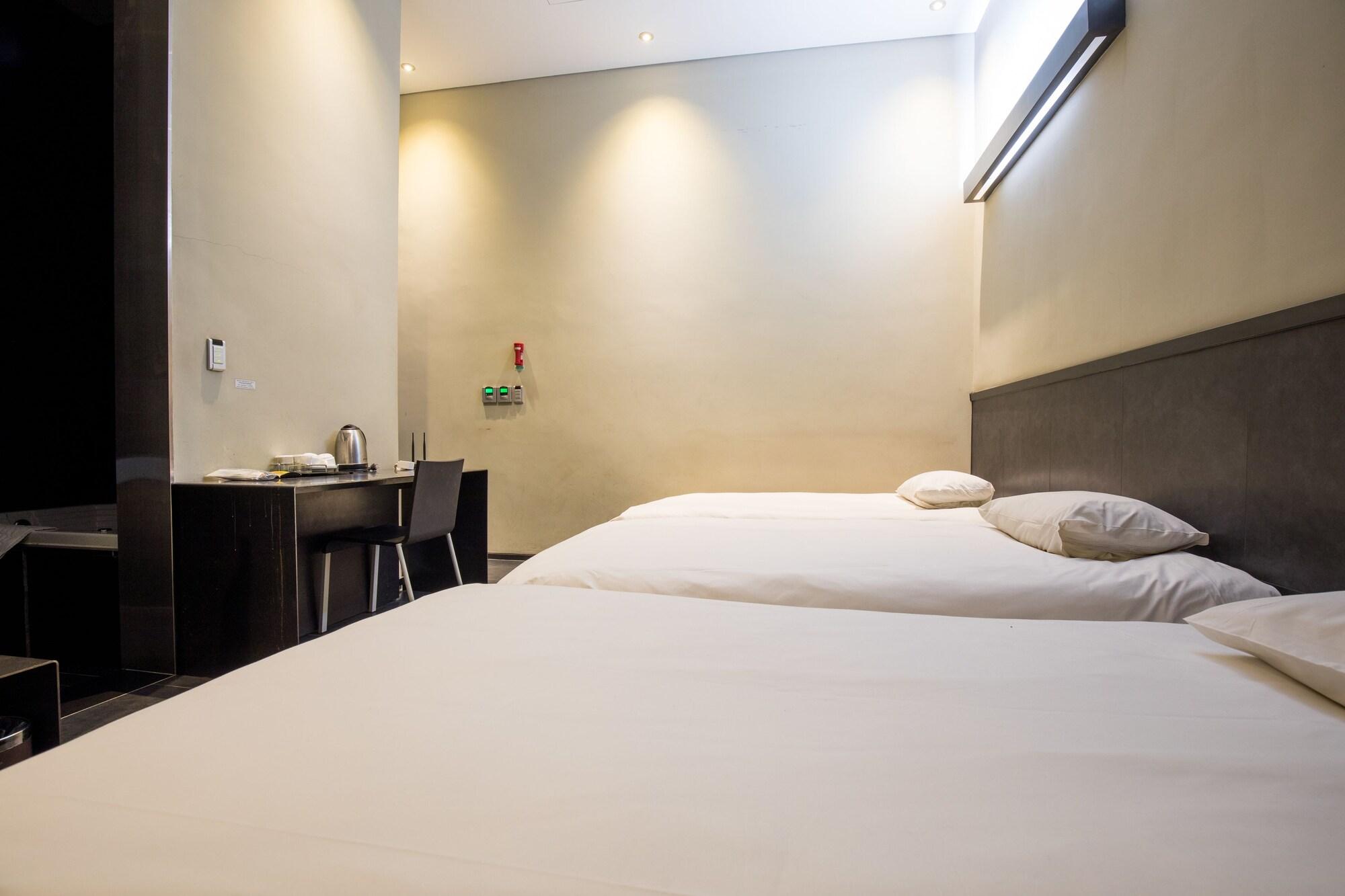 Hotel Irene Myeongdong Сеул Екстериор снимка