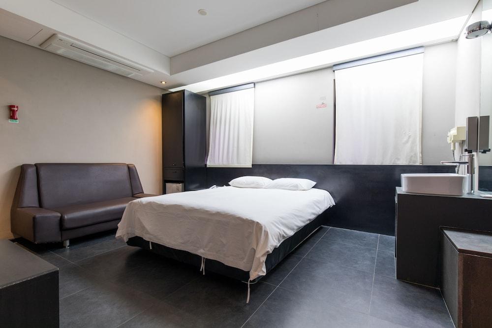 Hotel Irene Myeongdong Сеул Екстериор снимка