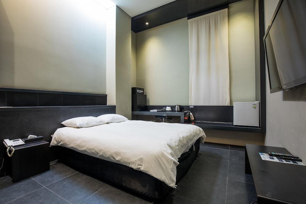 Hotel Irene Myeongdong Сеул Екстериор снимка