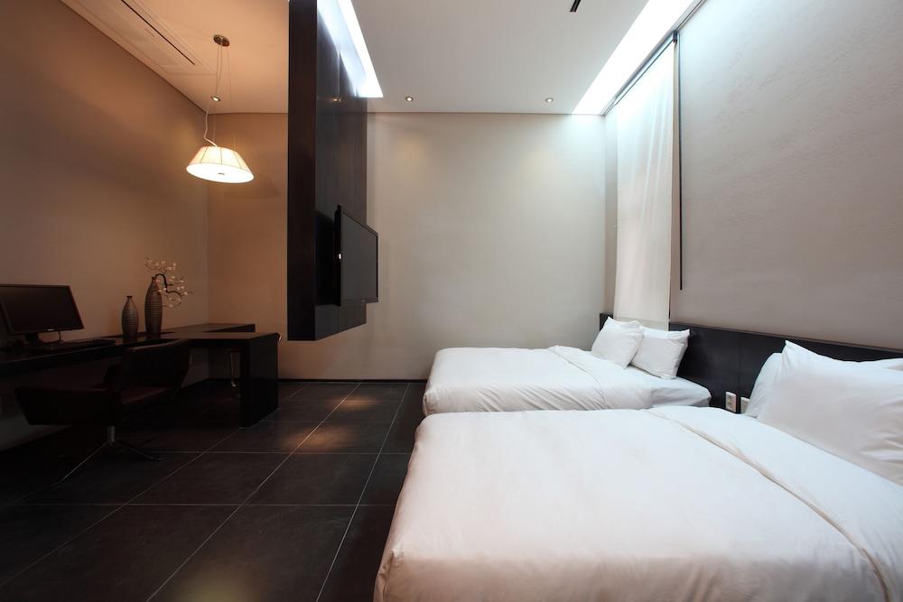 Hotel Irene Myeongdong Сеул Екстериор снимка